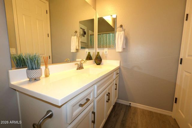 1484 W CALABASH Avenue, San Tan Valley, AZ 85140