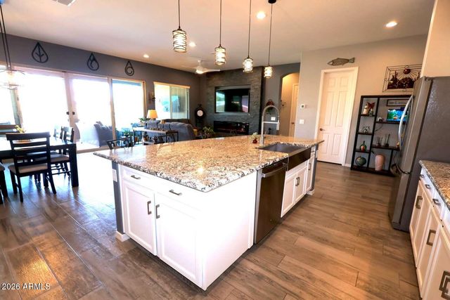 1484 W CALABASH Avenue, San Tan Valley, AZ 85140