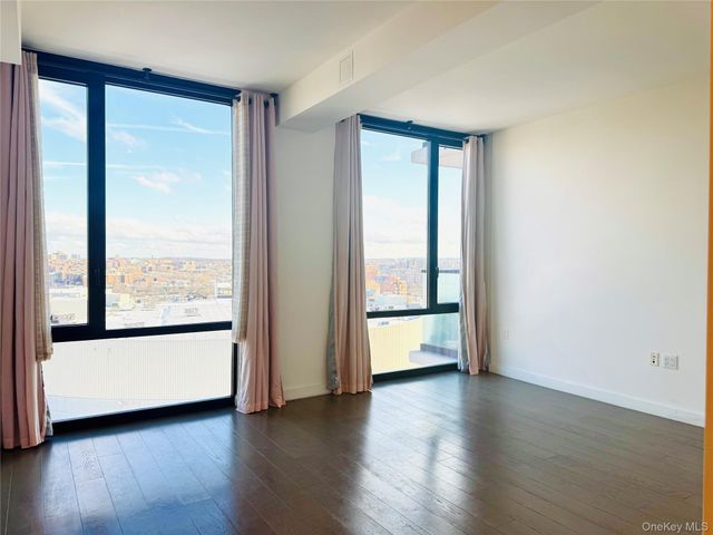 8808 Justice Avenue 15N, Elmhurst, NY 11373