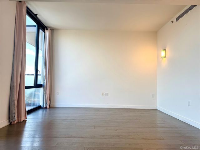 8808 Justice Avenue 15N, Elmhurst, NY 11373