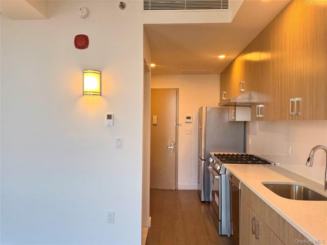 8808 Justice Avenue 15N, Elmhurst, NY 11373