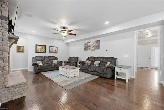 2223 Summer Breeze RD, Chesapeake, VA 23323