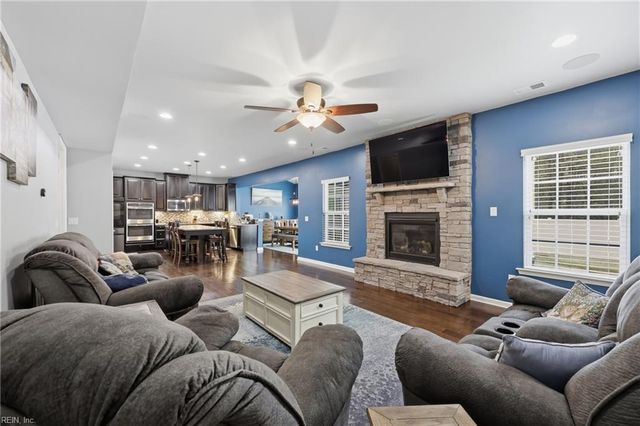 2223 Summer Breeze RD, Chesapeake, VA 23323