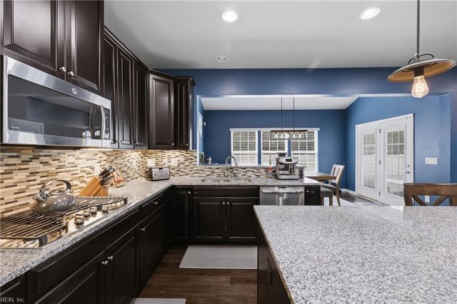 2223 Summer Breeze RD, Chesapeake, VA 23323