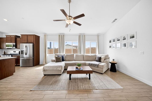 320 N Millard Avenue, Fresno, CA 93727