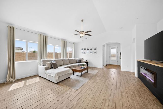 320 N Millard Avenue, Fresno, CA 93727