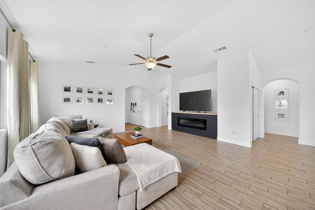 320 N Millard Avenue, Fresno, CA 93727