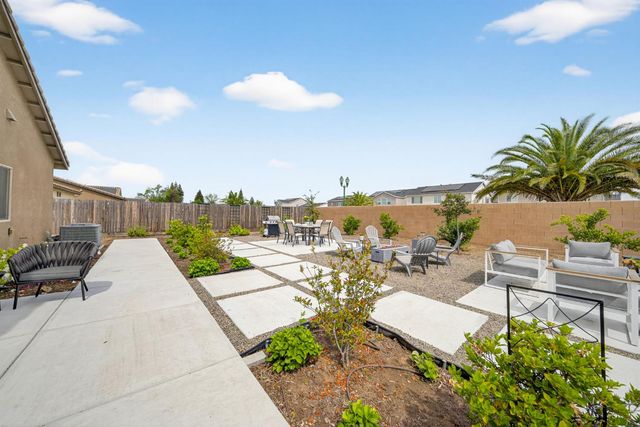 320 N Millard Avenue, Fresno, CA 93727