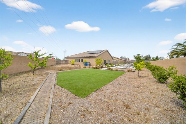 320 N Millard Avenue, Fresno, CA 93727