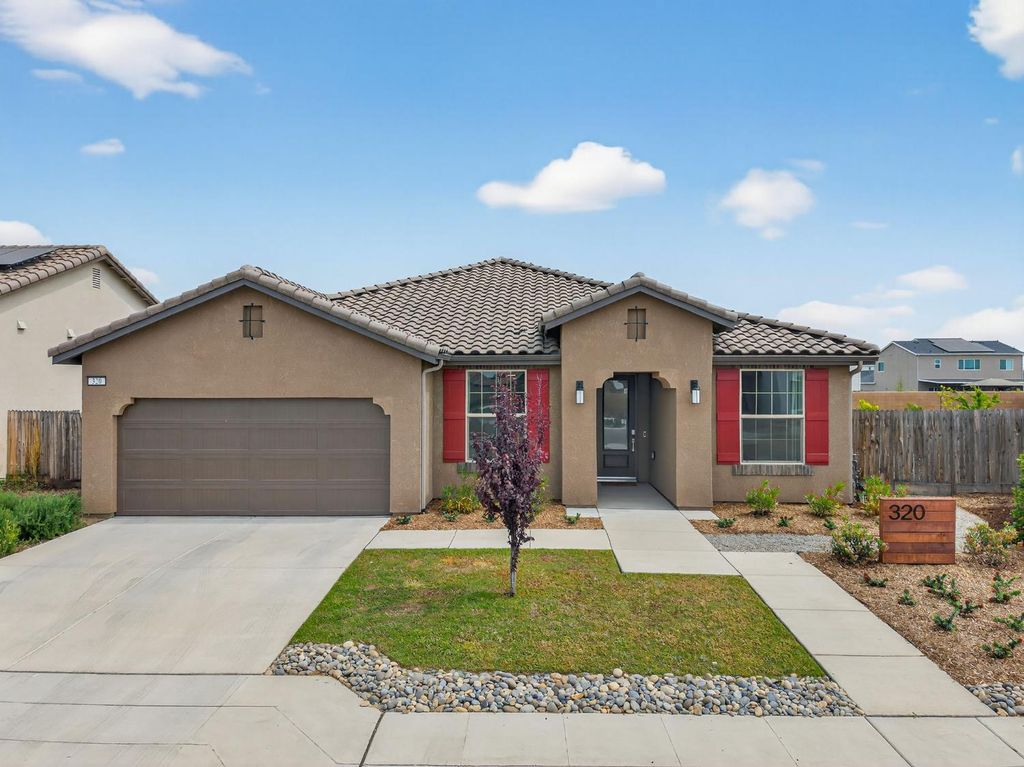 320 N Millard Avenue, Fresno, CA 93727