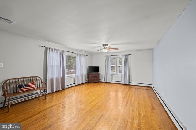 335 N 6TH ST, Columbia, PA 17512