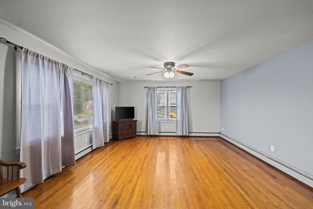 335 N 6TH ST, Columbia, PA 17512