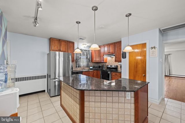 335 N 6TH ST, Columbia, PA 17512