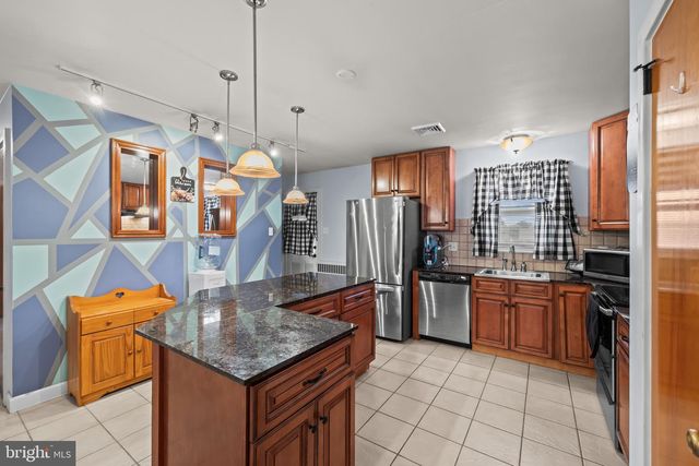 335 N 6TH ST, Columbia, PA 17512