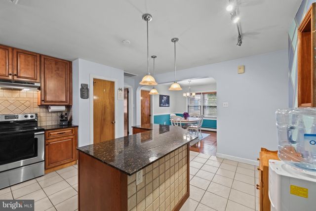335 N 6TH ST, Columbia, PA 17512