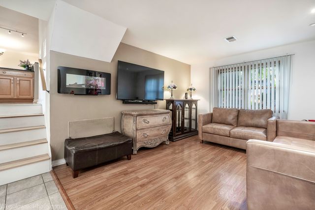 1408 S Fern Drive, Mount Prospect, IL 60056