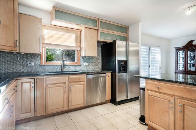 1408 S Fern Drive, Mount Prospect, IL 60056
