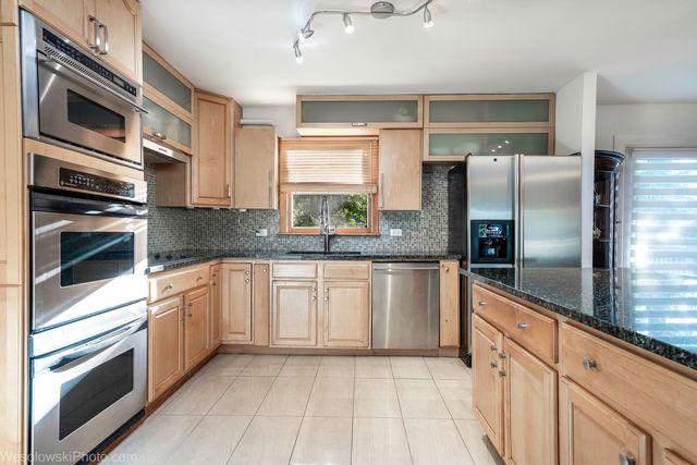 1408 S Fern Drive, Mount Prospect, IL 60056