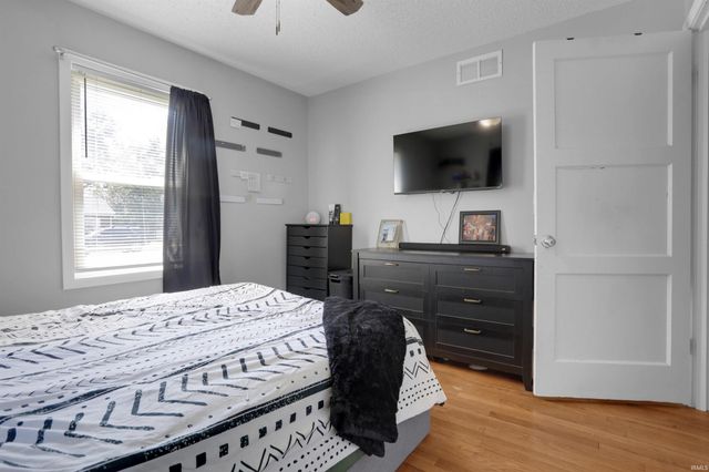 1410 Sweetser Avenue, Evansville, IN 47714