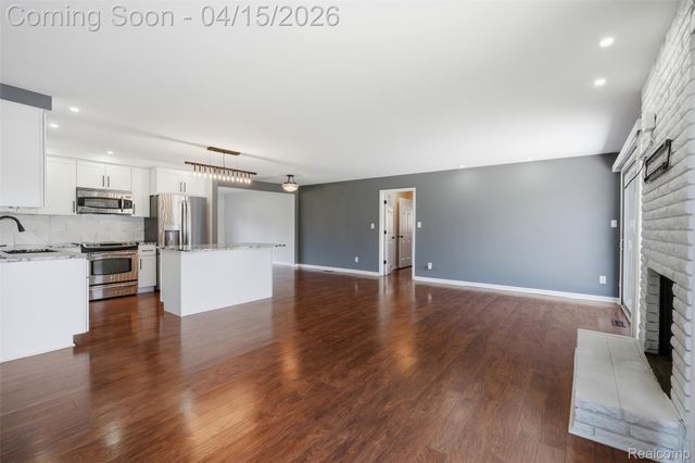 3550 Upton Drive, Troy, MI 48084