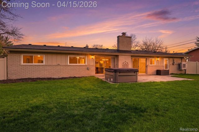 3550 Upton Drive, Troy, MI 48084