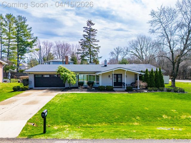 3550 Upton Drive, Troy, MI 48084