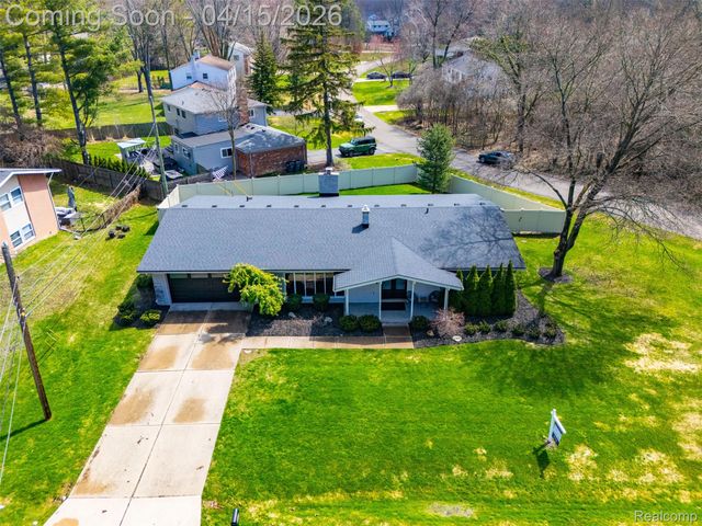 3550 Upton Drive, Troy, MI 48084