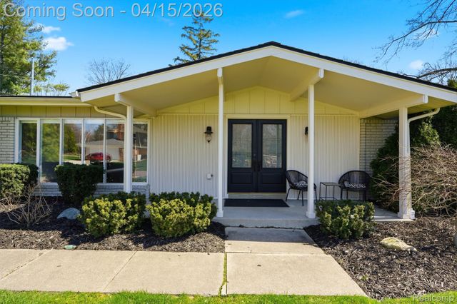 3550 Upton Drive, Troy, MI 48084