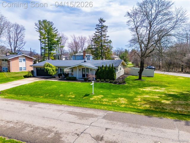 3550 Upton Drive, Troy, MI 48084