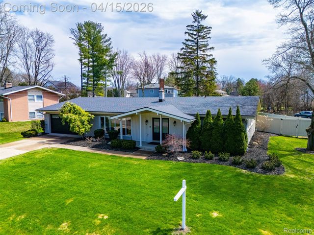 3550 Upton Drive, Troy, MI 48084