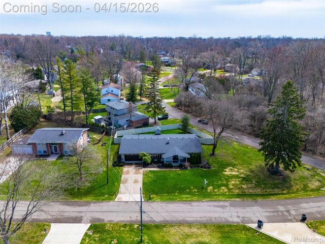3550 Upton Drive, Troy, MI 48084