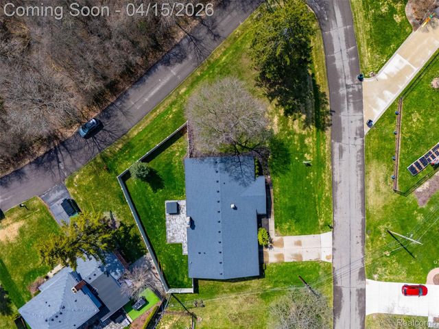 3550 Upton Drive, Troy, MI 48084