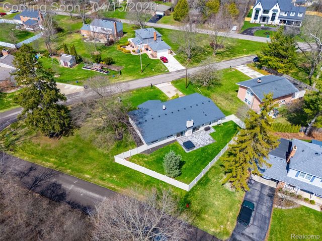 3550 Upton Drive, Troy, MI 48084