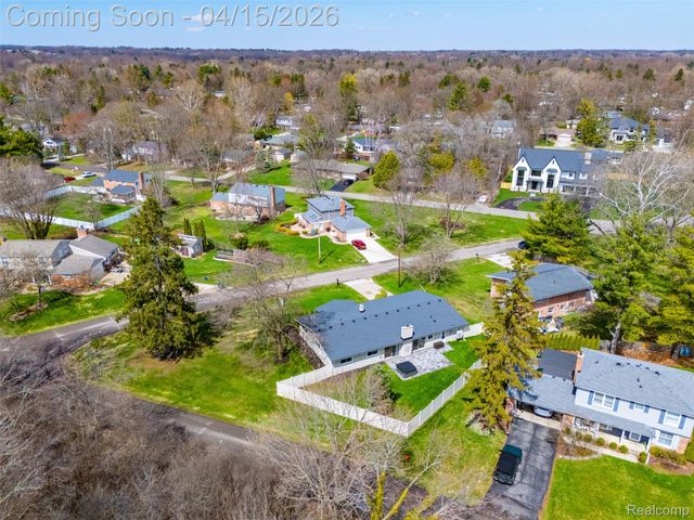 3550 Upton Drive, Troy, MI 48084