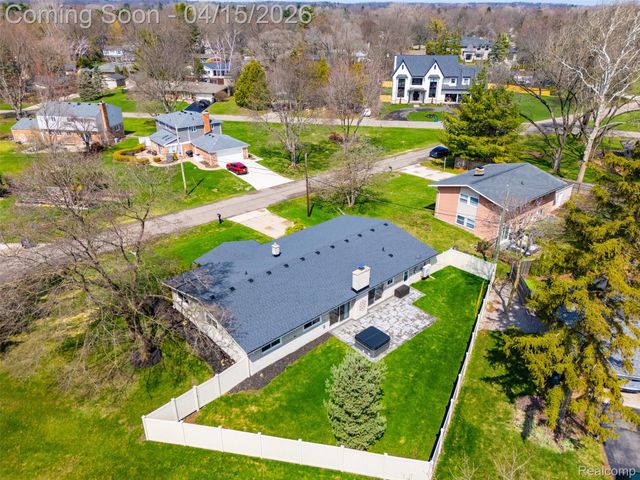 3550 Upton Drive, Troy, MI 48084