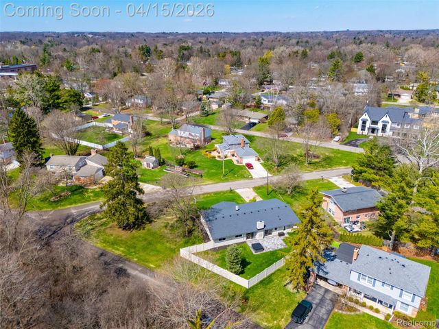 3550 Upton Drive, Troy, MI 48084