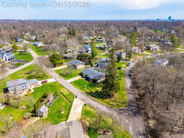 3550 Upton Drive, Troy, MI 48084