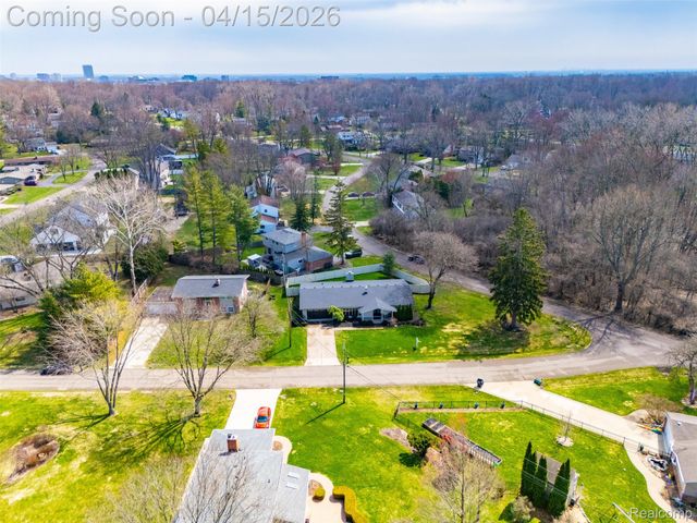 3550 Upton Drive, Troy, MI 48084