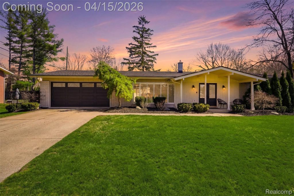 3550 Upton Drive, Troy, MI 48084