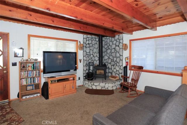 631 Los Angeles Avenue, Sugarloaf, CA 92386