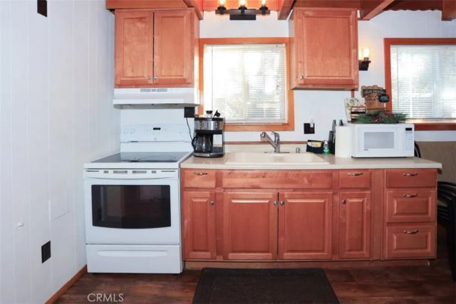 631 Los Angeles Avenue, Sugarloaf, CA 92386