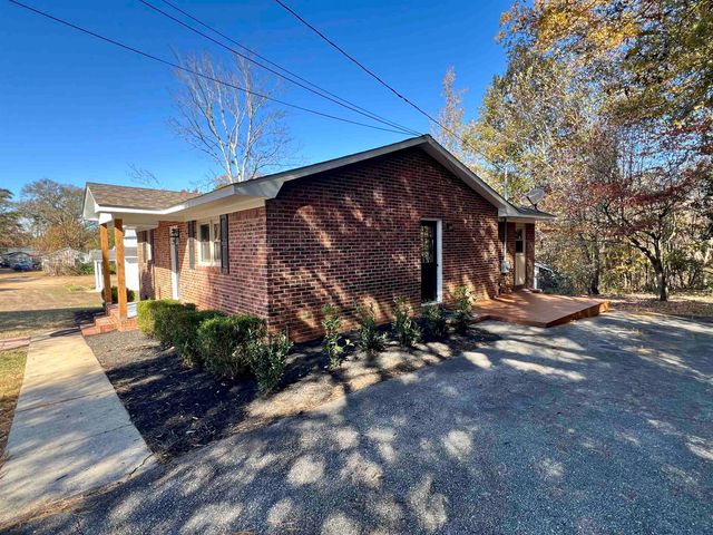 152 Washington Road, Cowpens, SC 29330