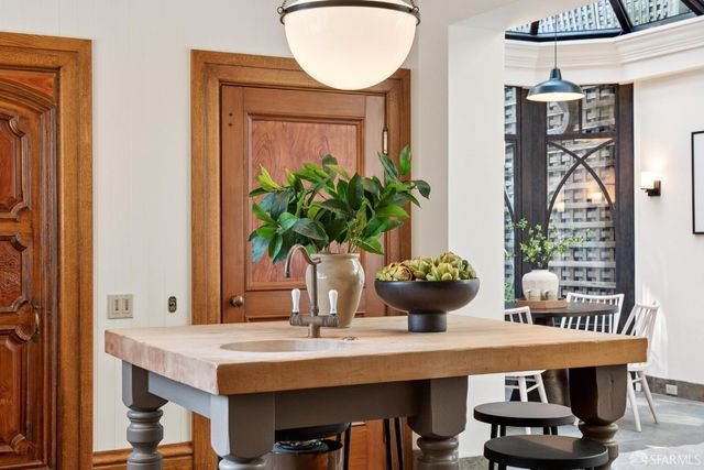 2535 Vallejo Street, San Francisco, CA 94123