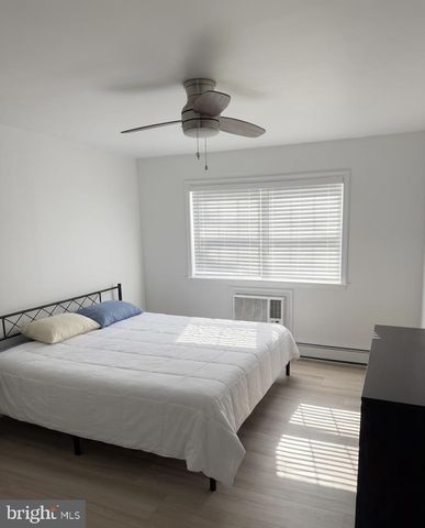 913 GARNET DR, Burlington, NJ 08016