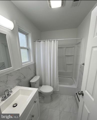 913 GARNET DR, Burlington, NJ 08016