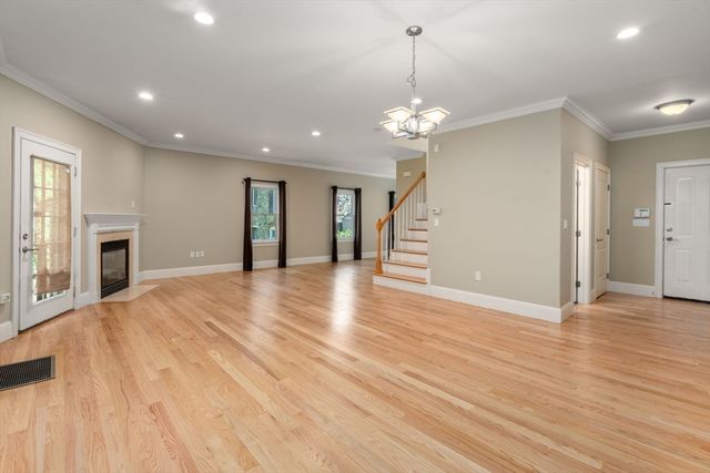 31 Florence Street 31, Newton, MA 02453