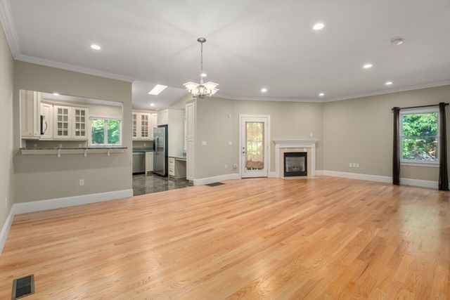 31 Florence Street 31, Newton, MA 02453