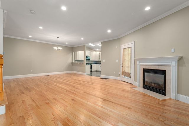31 Florence Street 31, Newton, MA 02453