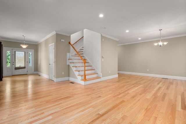 31 Florence Street 31, Newton, MA 02453