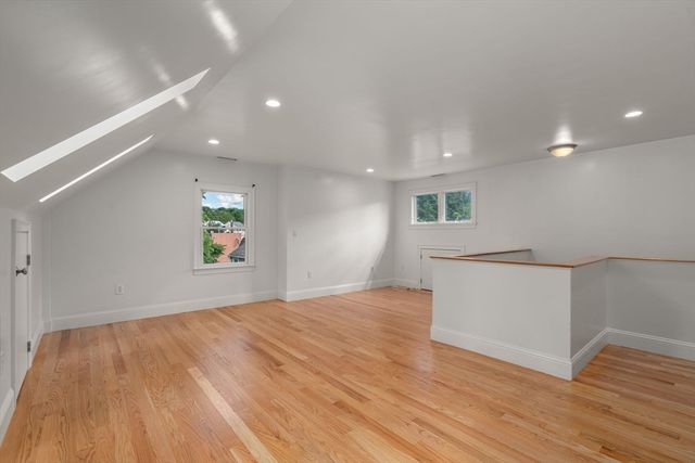 31 Florence Street 31, Newton, MA 02453